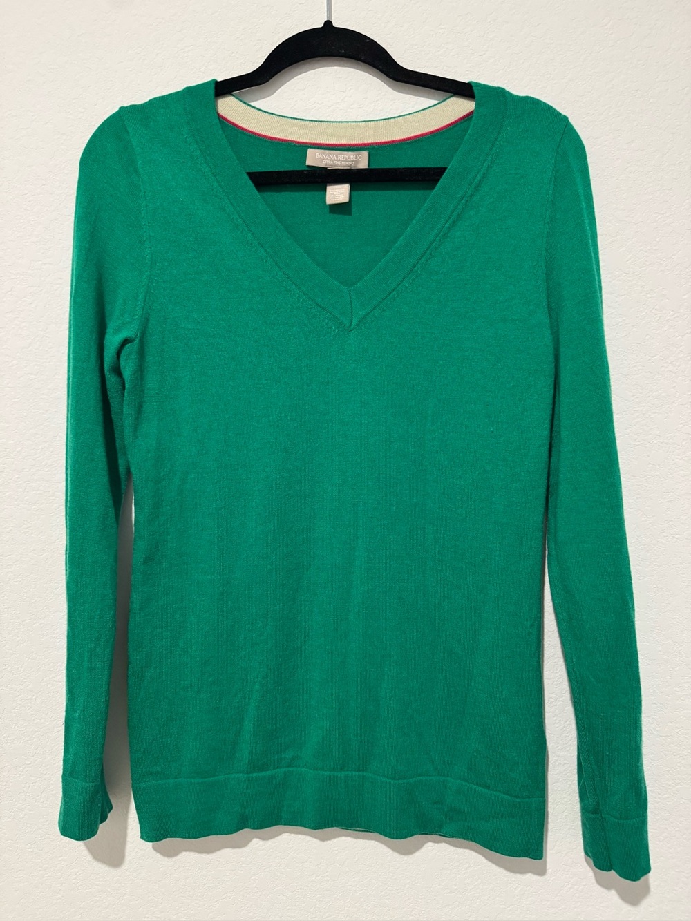 Banana Republic Extra Fine Merino Wool Blend V Neck Sweater Green